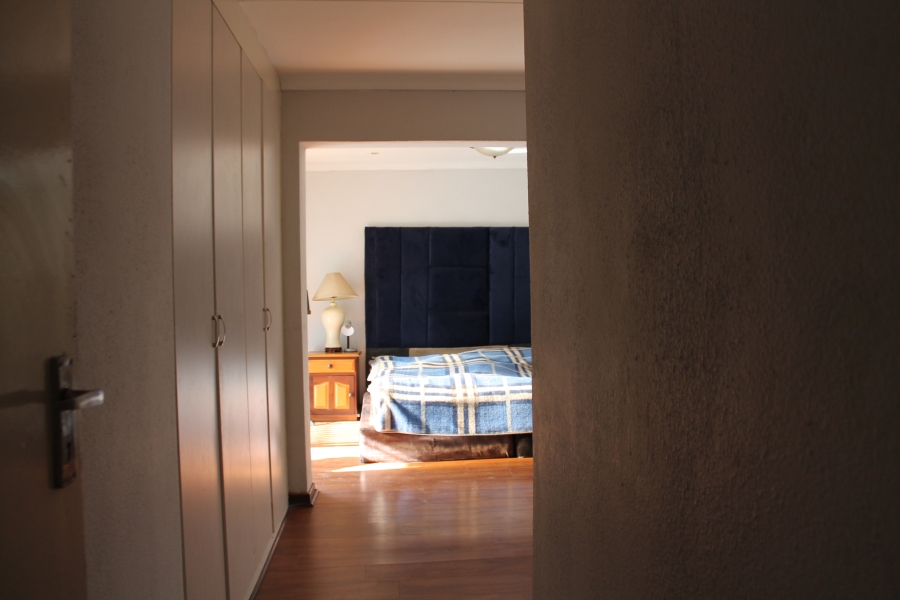 3 Bedroom Property for Sale in Mulbarton Gauteng