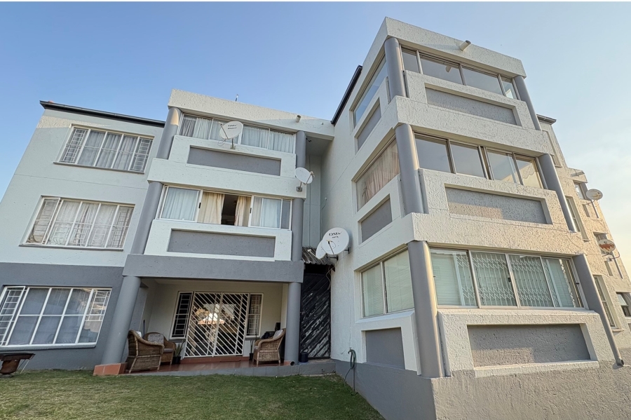 1 Bedroom Property for Sale in Discovery Gauteng