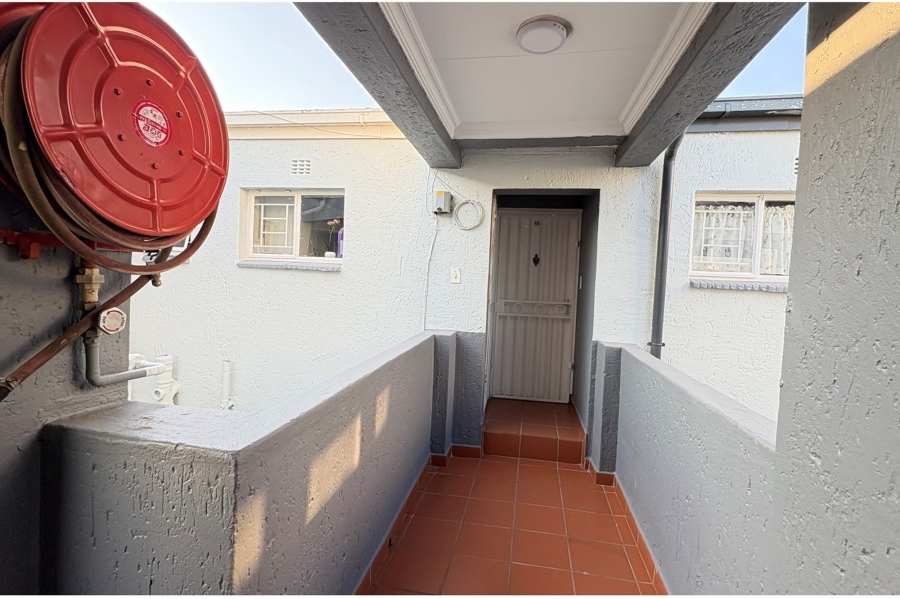 1 Bedroom Property for Sale in Discovery Gauteng