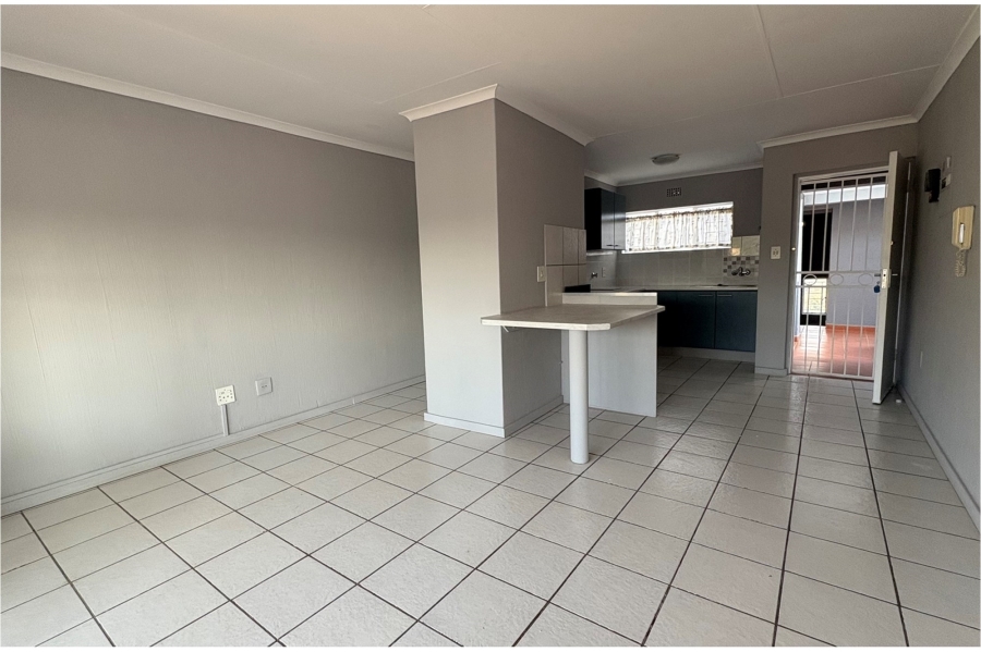 1 Bedroom Property for Sale in Discovery Gauteng