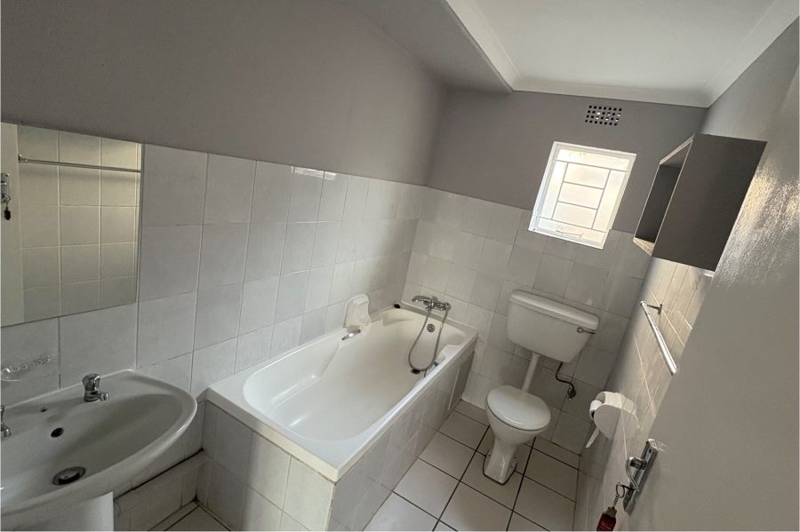 1 Bedroom Property for Sale in Discovery Gauteng
