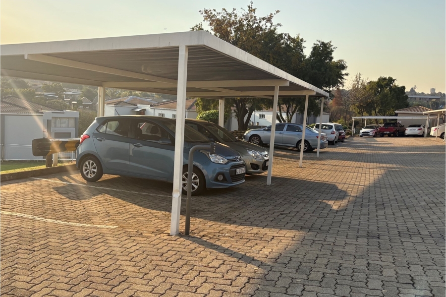 1 Bedroom Property for Sale in Discovery Gauteng