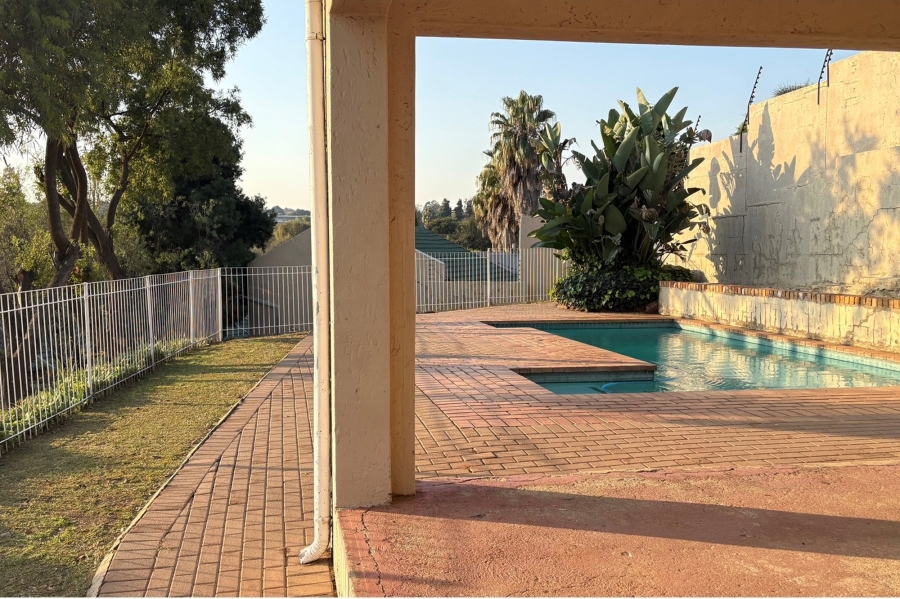 1 Bedroom Property for Sale in Discovery Gauteng