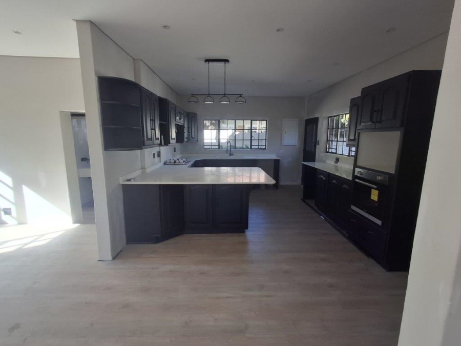 To Let 4 Bedroom Property for Rent in Dunvegan Gauteng