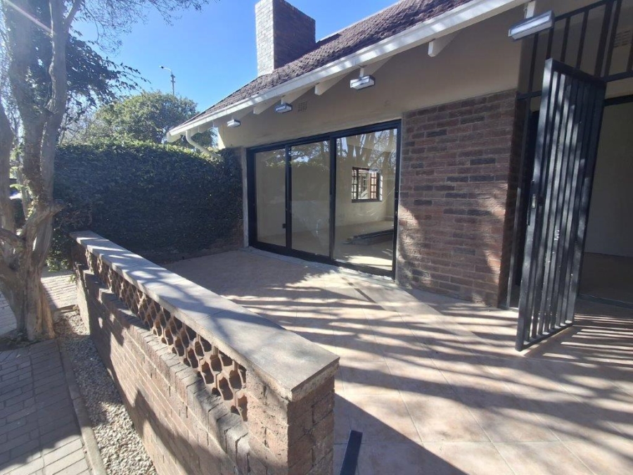 To Let 4 Bedroom Property for Rent in Dunvegan Gauteng