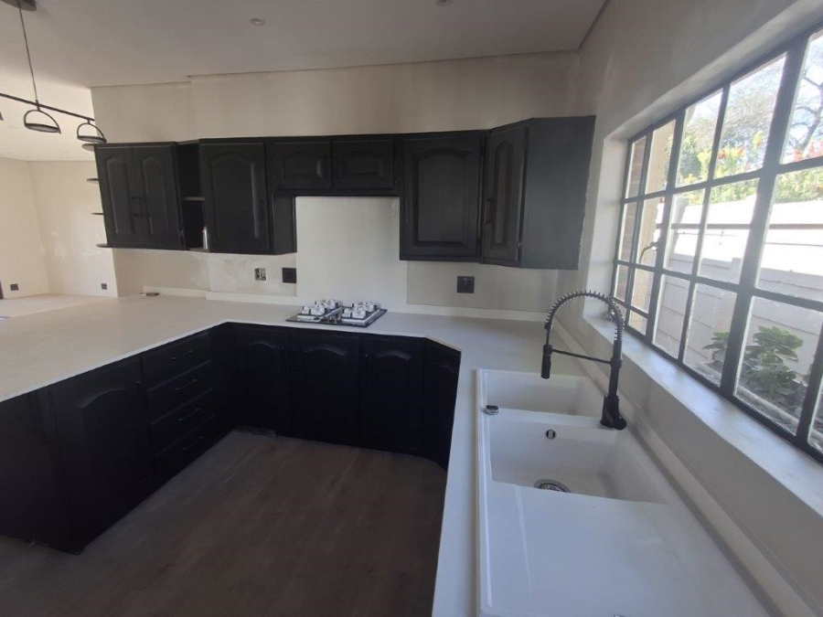 To Let 4 Bedroom Property for Rent in Dunvegan Gauteng