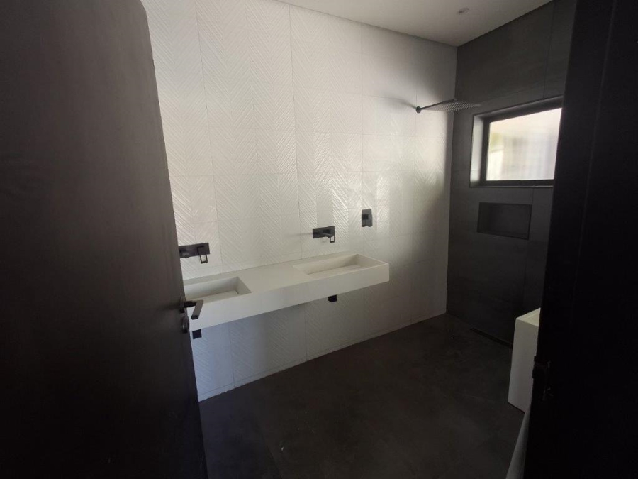 To Let 4 Bedroom Property for Rent in Dunvegan Gauteng