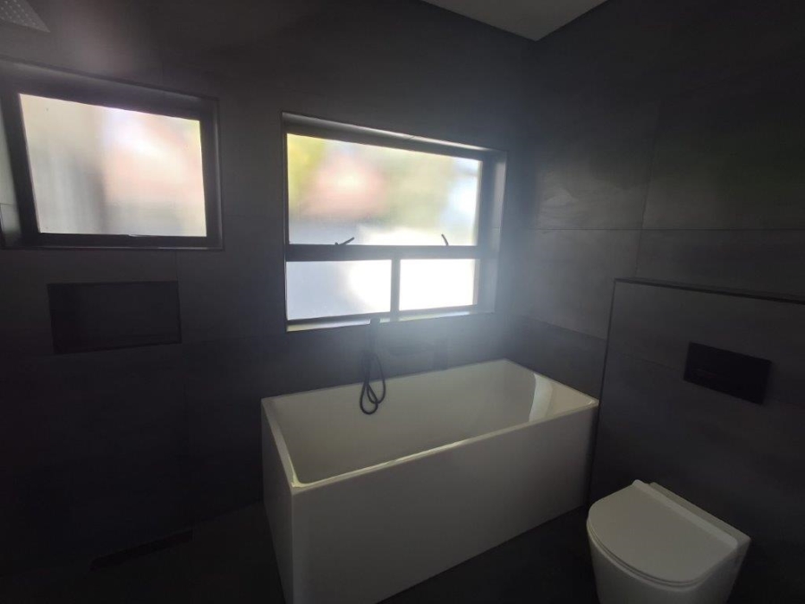 To Let 4 Bedroom Property for Rent in Dunvegan Gauteng