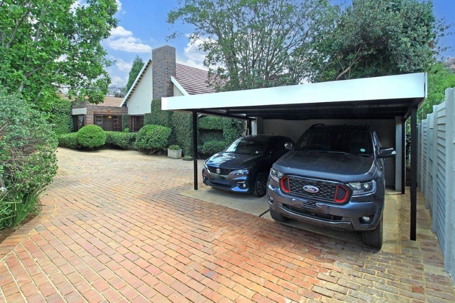 To Let 4 Bedroom Property for Rent in Dunvegan Gauteng