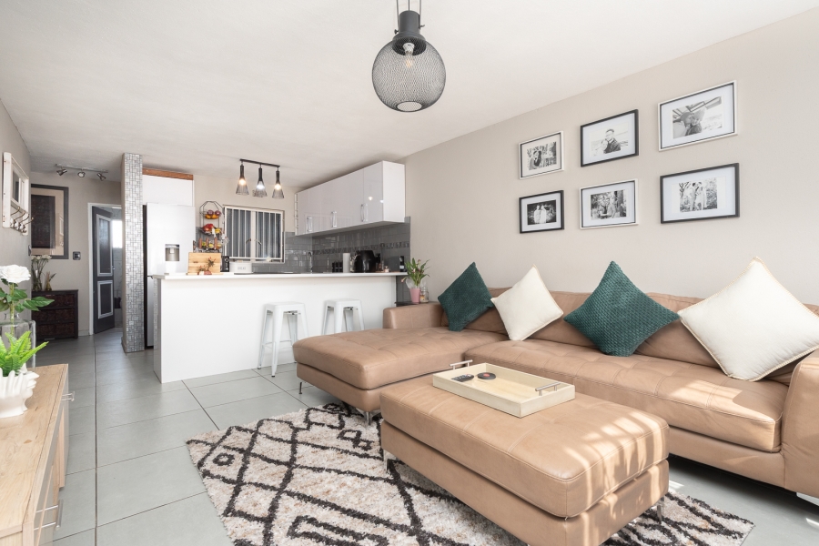 2 Bedroom Property for Sale in Mulbarton Gauteng