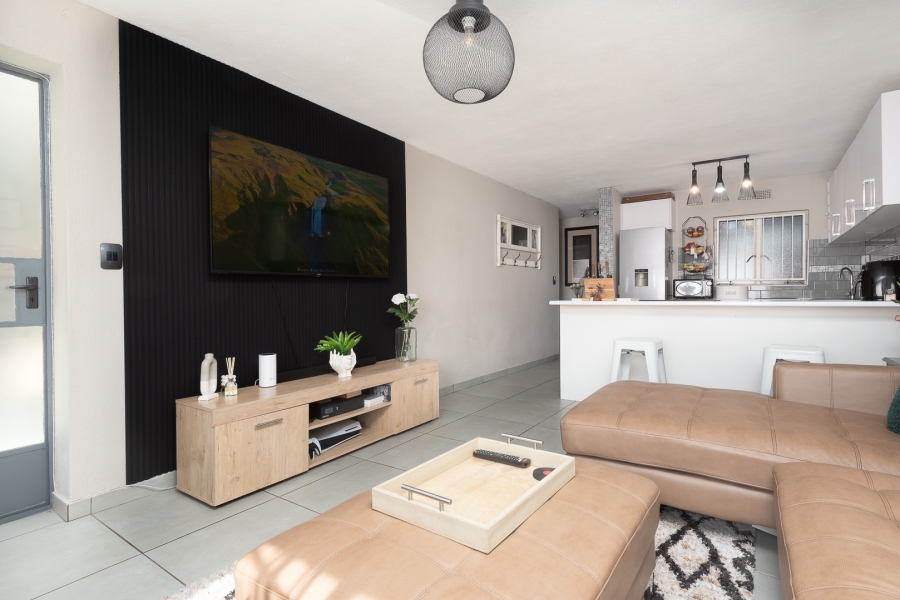 2 Bedroom Property for Sale in Mulbarton Gauteng