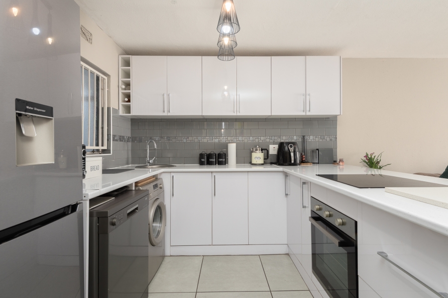 2 Bedroom Property for Sale in Mulbarton Gauteng