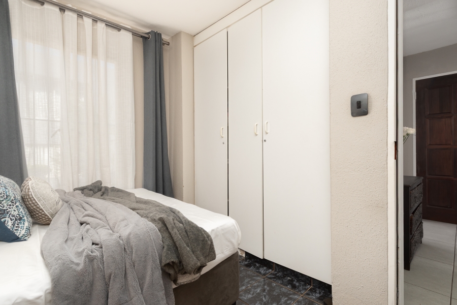 2 Bedroom Property for Sale in Mulbarton Gauteng