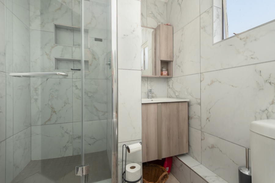 2 Bedroom Property for Sale in Mulbarton Gauteng