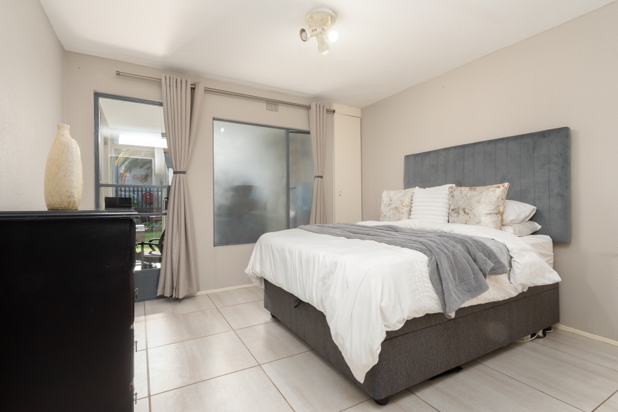 2 Bedroom Property for Sale in Mulbarton Gauteng