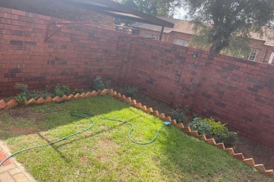 To Let 2 Bedroom Property for Rent in Noordwyk Gauteng