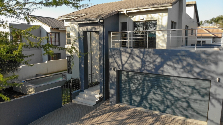 4 Bedroom Property for Sale in Greenstone Hill Gauteng