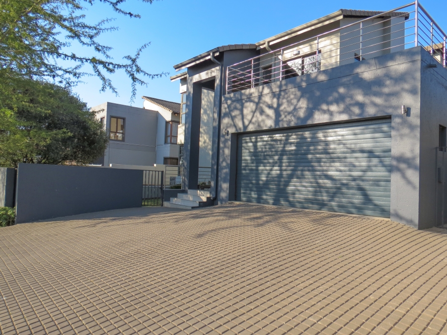 4 Bedroom Property for Sale in Greenstone Hill Gauteng