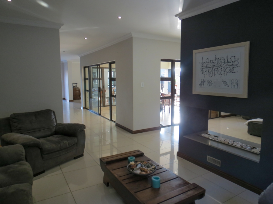 4 Bedroom Property for Sale in Greenstone Hill Gauteng
