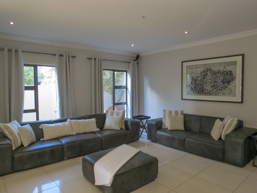 4 Bedroom Property for Sale in Greenstone Hill Gauteng