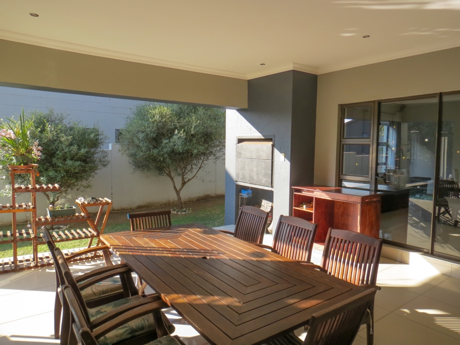 4 Bedroom Property for Sale in Greenstone Hill Gauteng