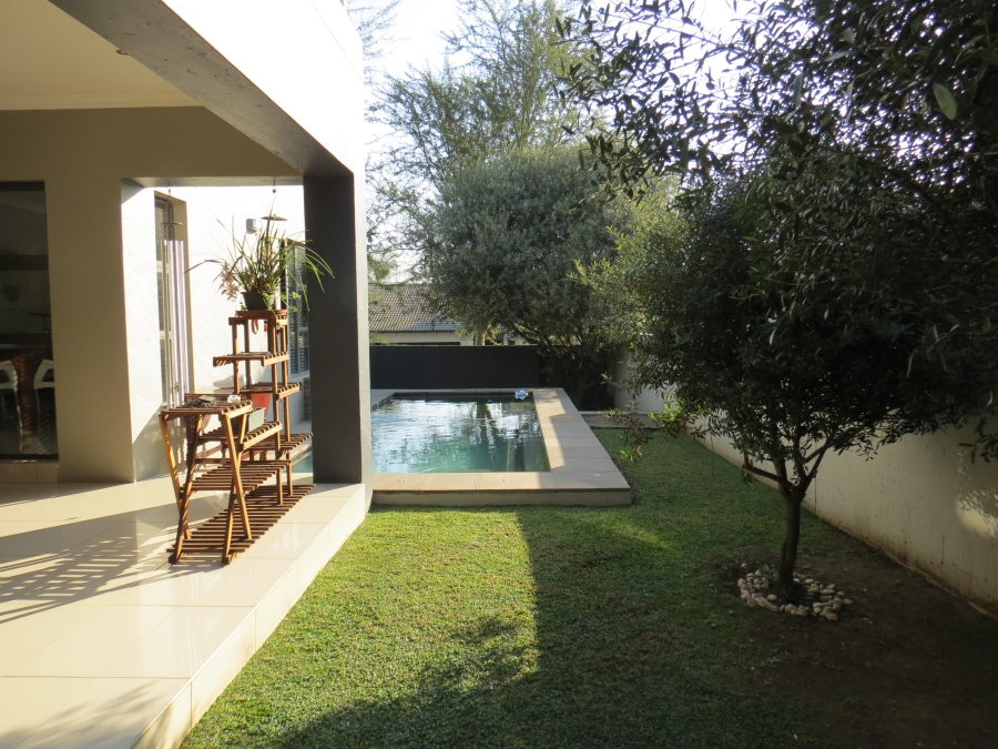 4 Bedroom Property for Sale in Greenstone Hill Gauteng