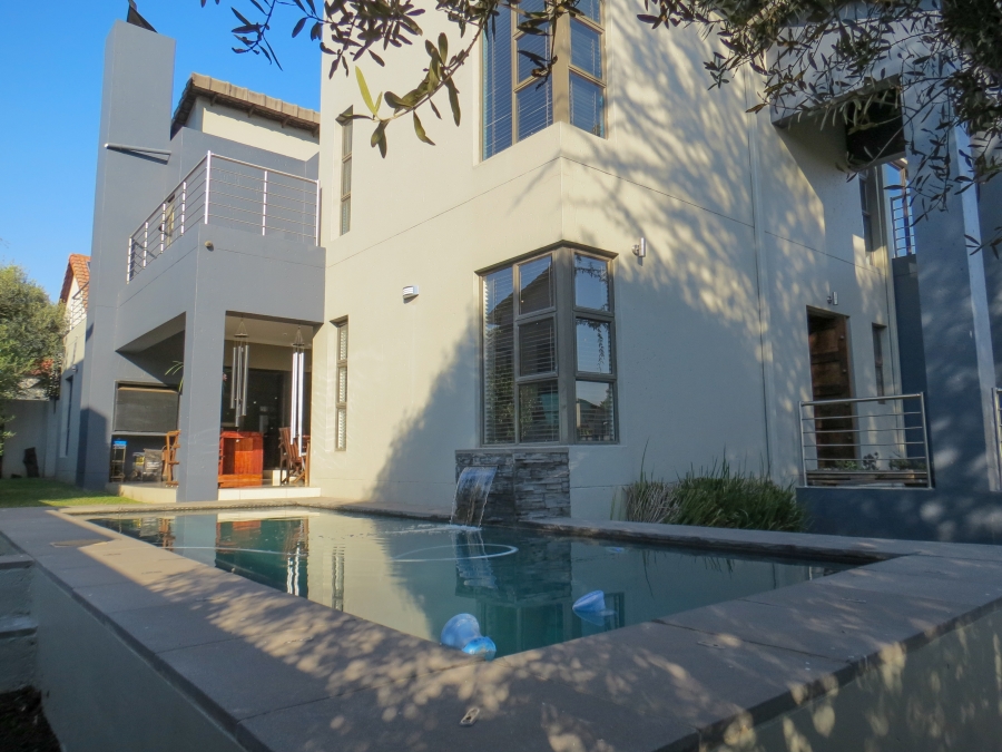 4 Bedroom Property for Sale in Greenstone Hill Gauteng