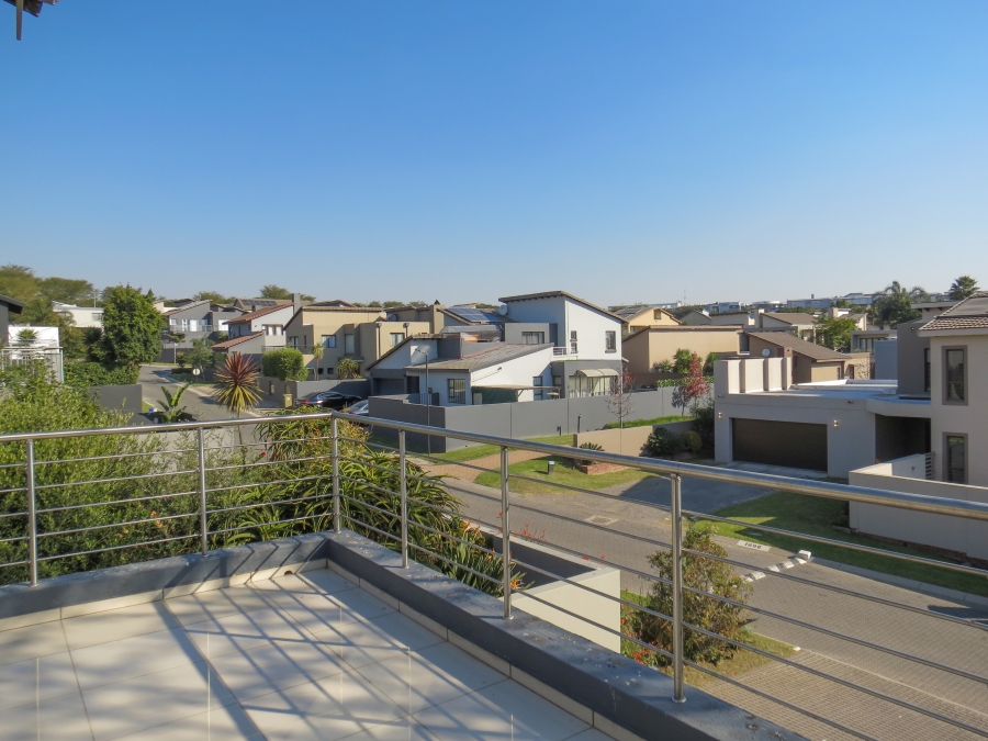 4 Bedroom Property for Sale in Greenstone Hill Gauteng