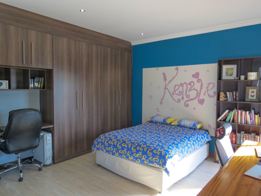 4 Bedroom Property for Sale in Greenstone Hill Gauteng