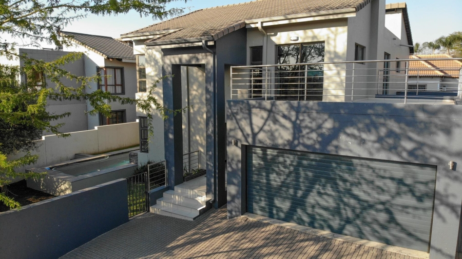 4 Bedroom Property for Sale in Greenstone Hill Gauteng