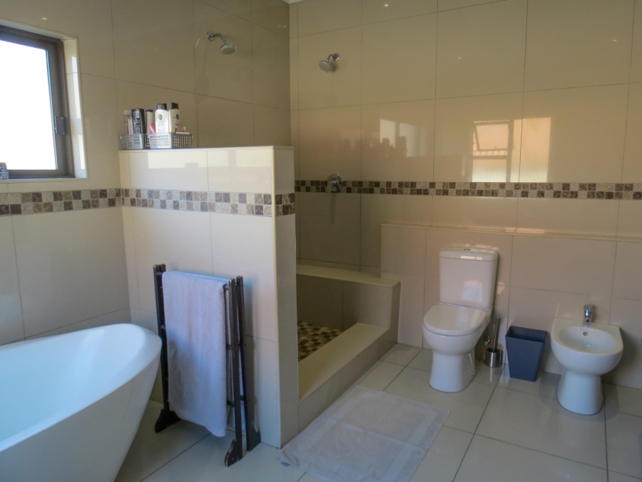 4 Bedroom Property for Sale in Greenstone Hill Gauteng