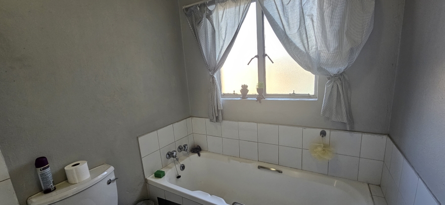 2 Bedroom Property for Sale in Randhart Gauteng