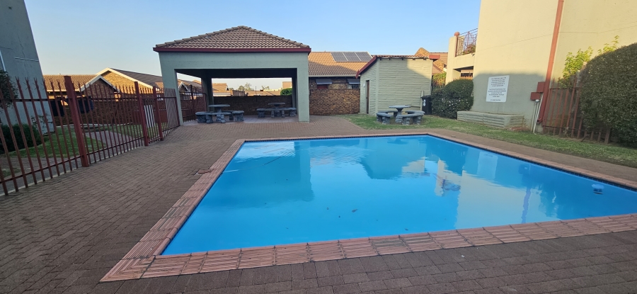 2 Bedroom Property for Sale in Randhart Gauteng