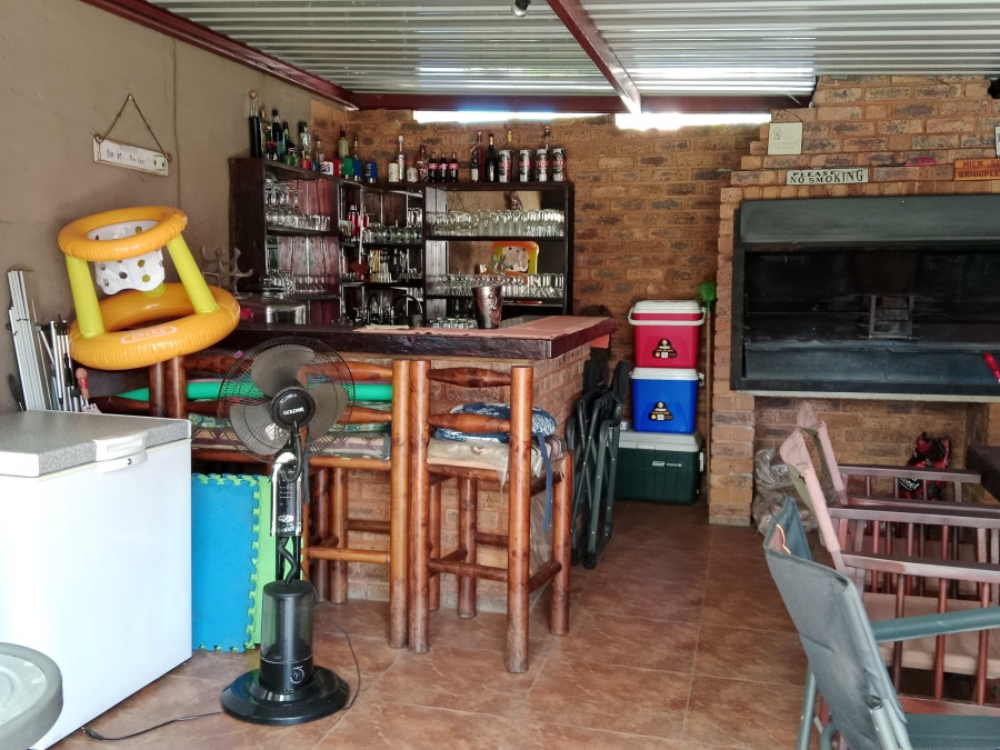 4 Bedroom Property for Sale in Brackendowns Gauteng