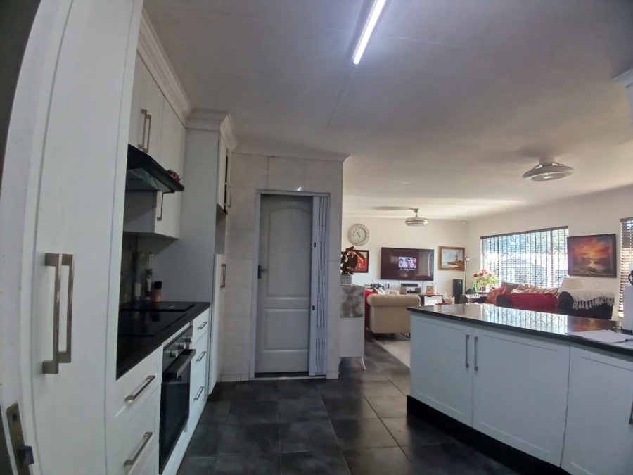 3 Bedroom Property for Sale in Greenhills Gauteng