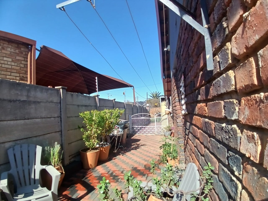 3 Bedroom Property for Sale in Greenhills Gauteng