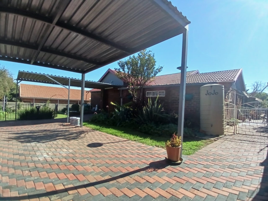 3 Bedroom Property for Sale in Greenhills Gauteng