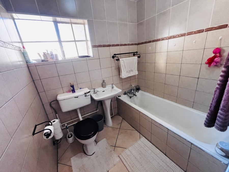 3 Bedroom Property for Sale in Wentworth Park Gauteng