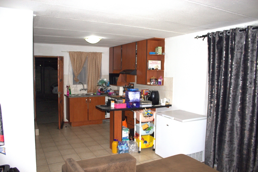 2 Bedroom Property for Sale in Edleen Gauteng
