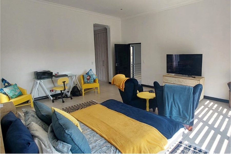 5 Bedroom Property for Sale in Copperleaf Estate Gauteng