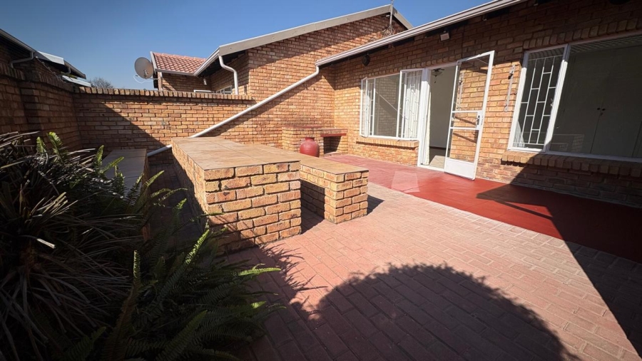 3 Bedroom Property for Sale in Beyers Park Gauteng