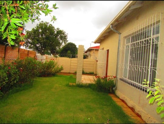 To Let 3 Bedroom Property for Rent in Daggafontein Gauteng