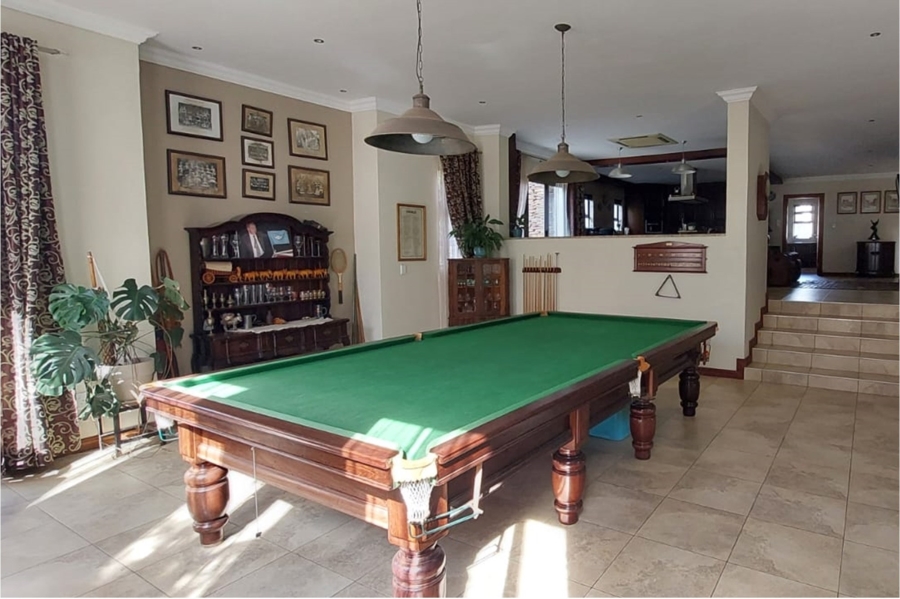 5 Bedroom Property for Sale in Copperleaf Estate Gauteng