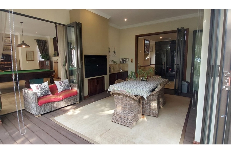 5 Bedroom Property for Sale in Copperleaf Estate Gauteng