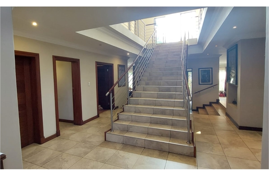 5 Bedroom Property for Sale in Copperleaf Estate Gauteng