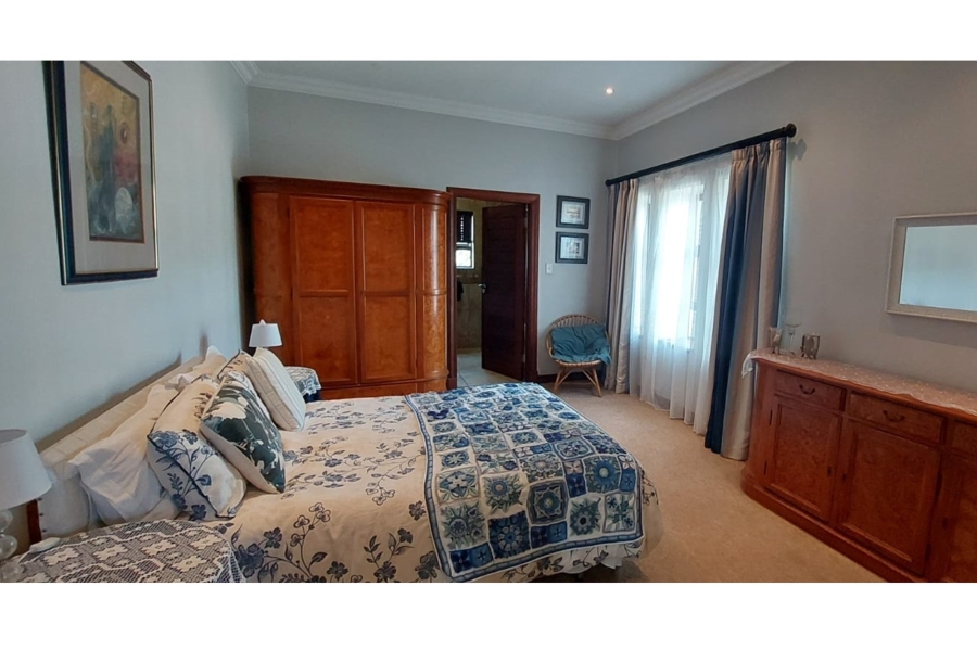 5 Bedroom Property for Sale in Copperleaf Estate Gauteng