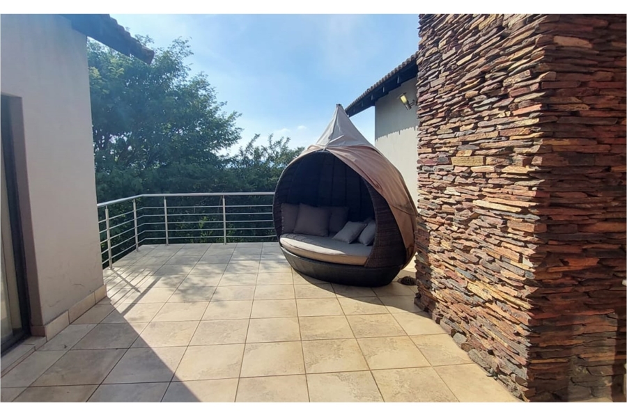 5 Bedroom Property for Sale in Copperleaf Estate Gauteng