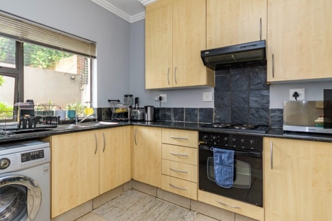 To Let 2 Bedroom Property for Rent in Sandown Gauteng