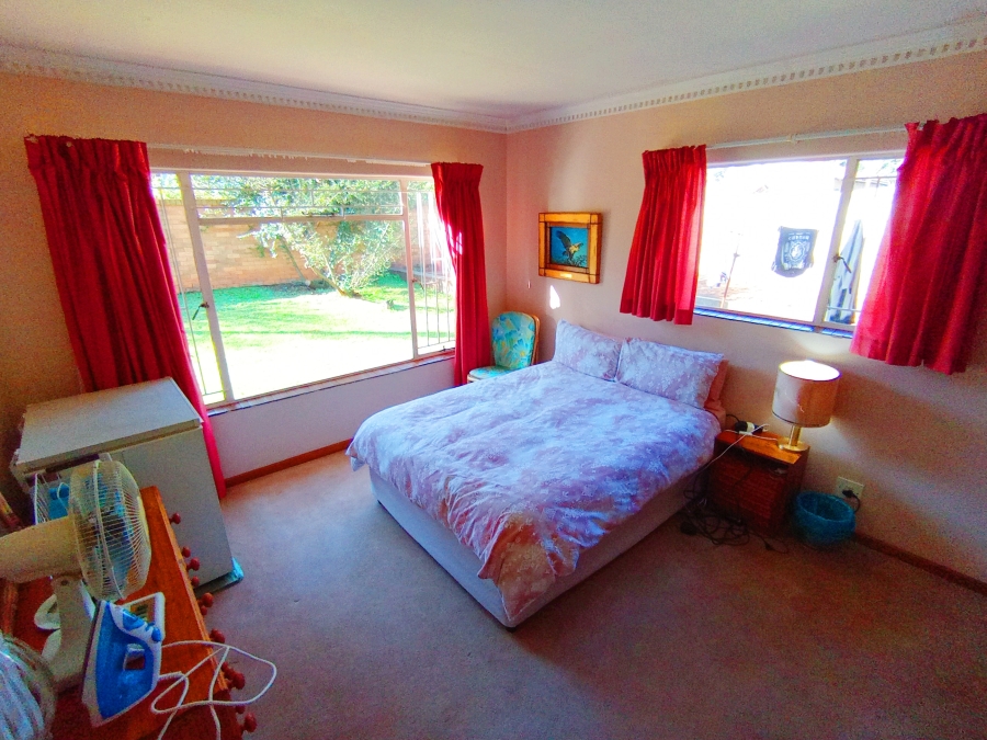 8 Bedroom Property for Sale in Florida Gauteng