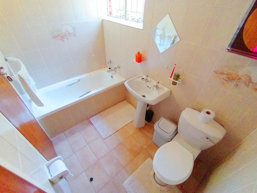 8 Bedroom Property for Sale in Florida Gauteng